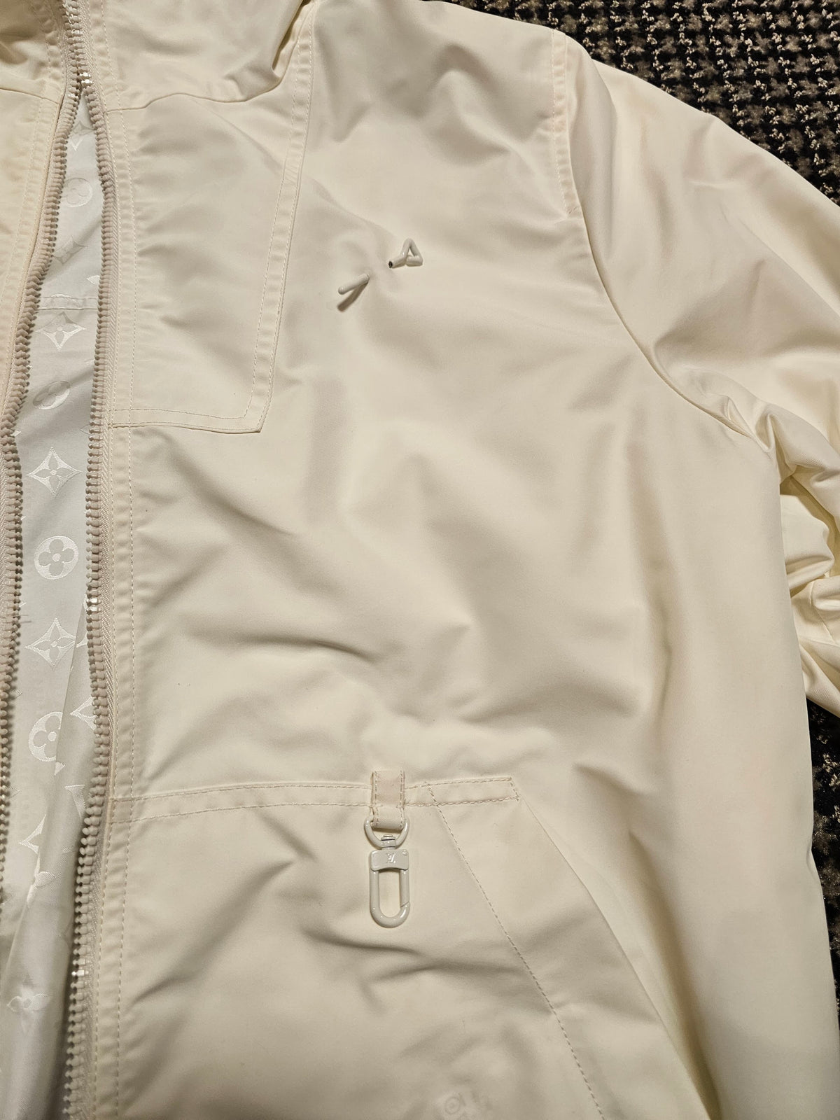 LOUIS VUITTON モノグラム リバーシブル ウインドブレーカー｜48 — image 2