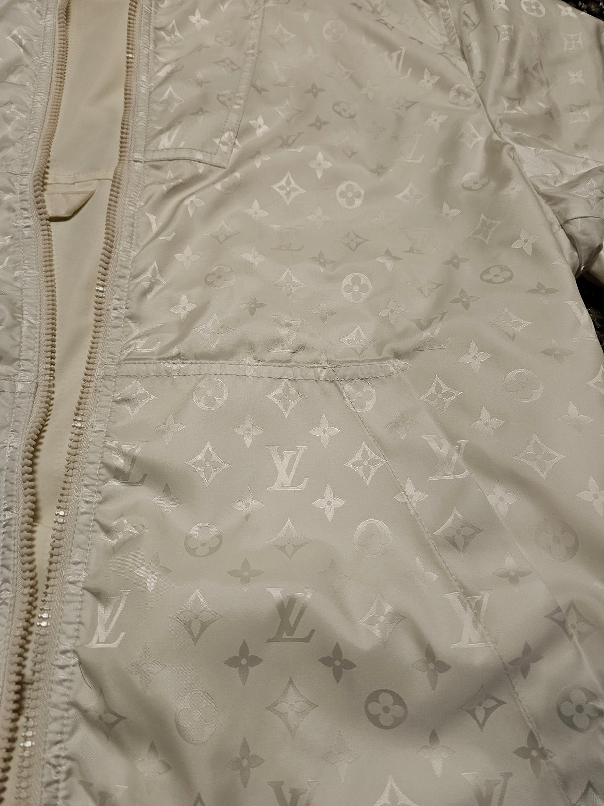 LOUIS VUITTON モノグラム リバーシブル ウインドブレーカー｜48 — image 8